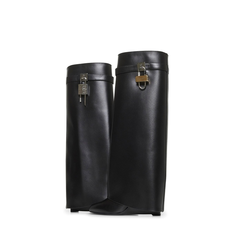 Black leather Shark Lock boots