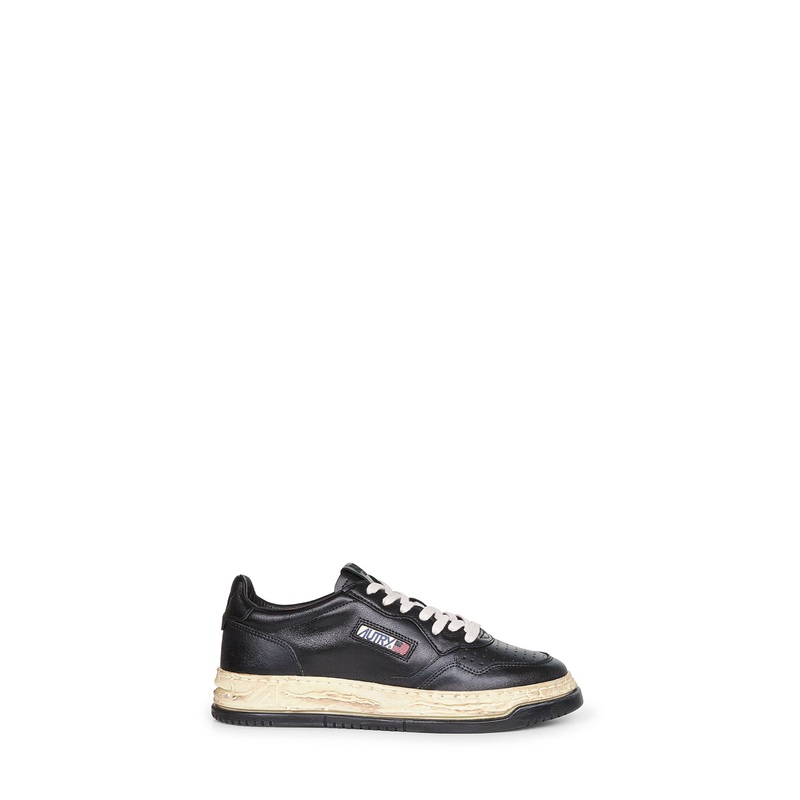 Black Medalist Low Super Vintage Maison Mihara sneakers