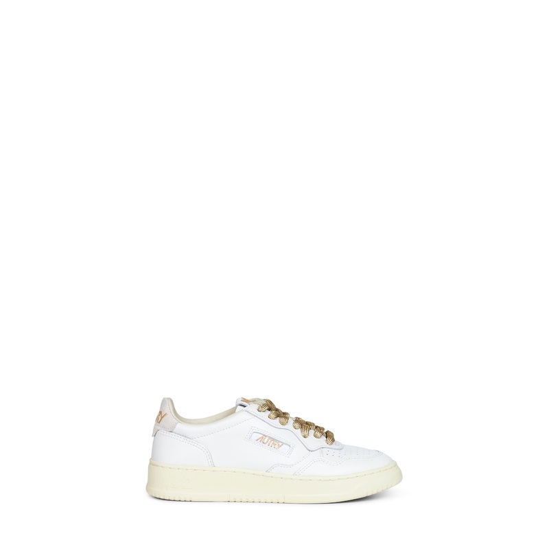 Medalist Low Sneakers in White Leather