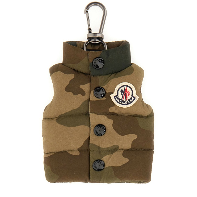 KEYCHAIN IN THE SHAPE OF A VEST