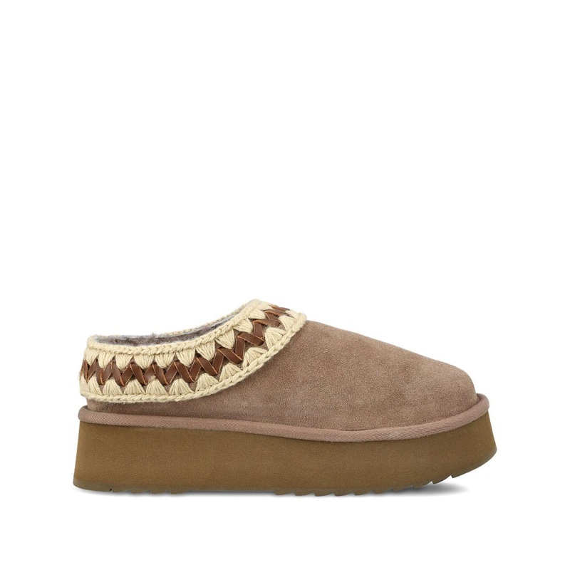 Mou Clog with Two-Tone Crochet Details