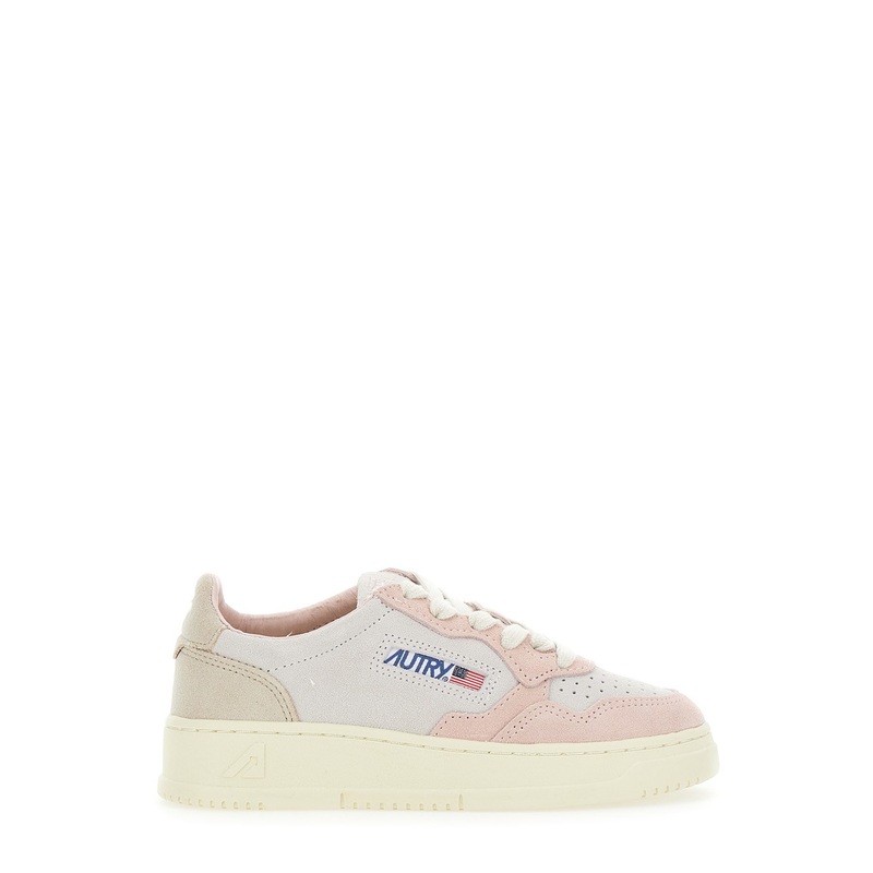 ‘Medalist’ Pink Low Top Sneakers with Logo Patch on the Side and Perforated Panels in Leather Girl