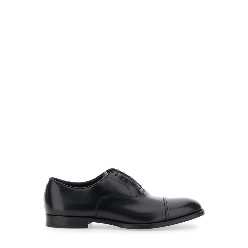 Black Oxford Shoes with Five Holes in Smooth Leather Man