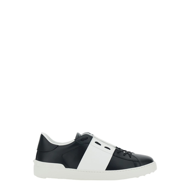 White and Black Low Top Sneakers with Logo Patch on the Tongue in Leather Man