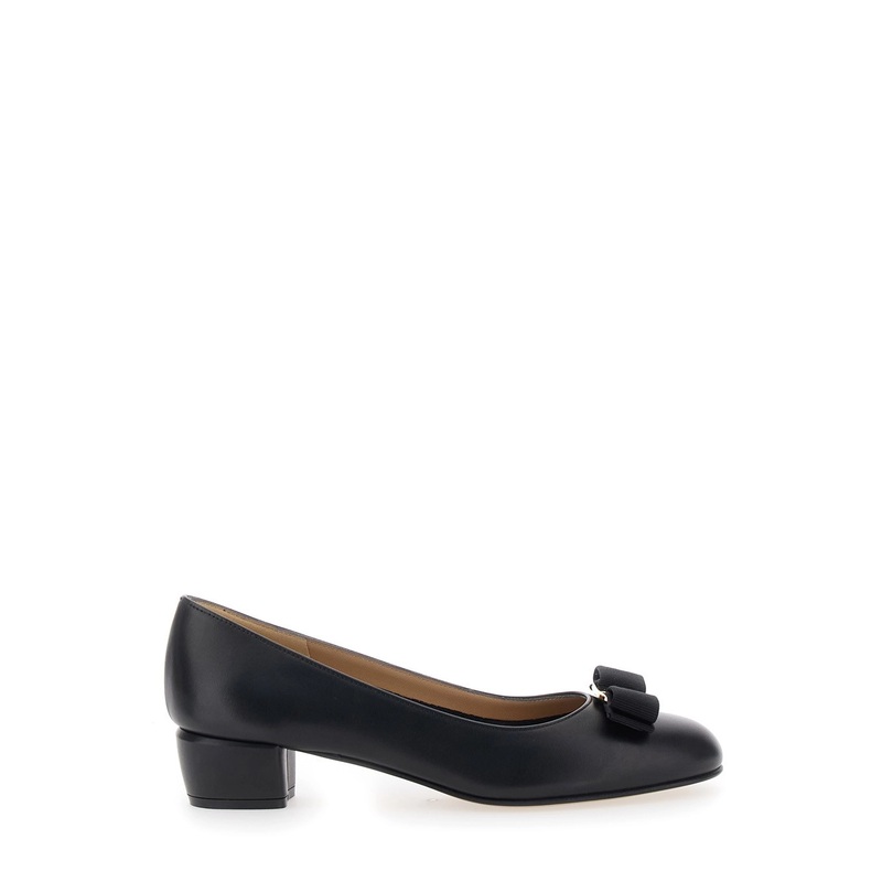 ‘Vara’ Black Pumps with Low Block Heel and Logo Plaque on the Front in Leather Woman