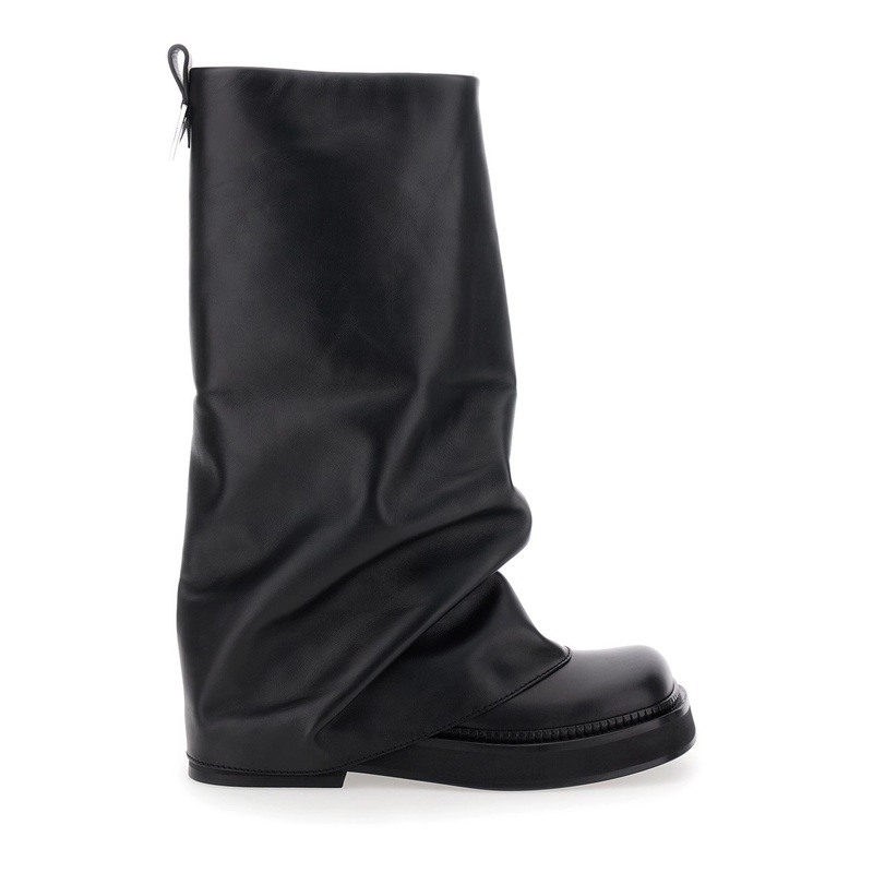 ‘Robin’ Black Boots with Square Toe and Logo Plaque on the Rear in Leather Woman